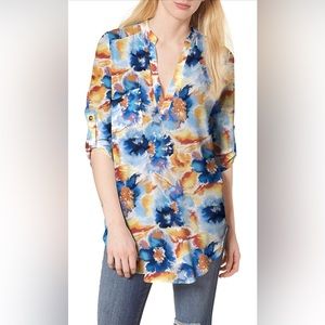 URTH Women’s Floral Printed Blouse 3/4 Roll Tab Button Sleeve V Neck Tunic Top
